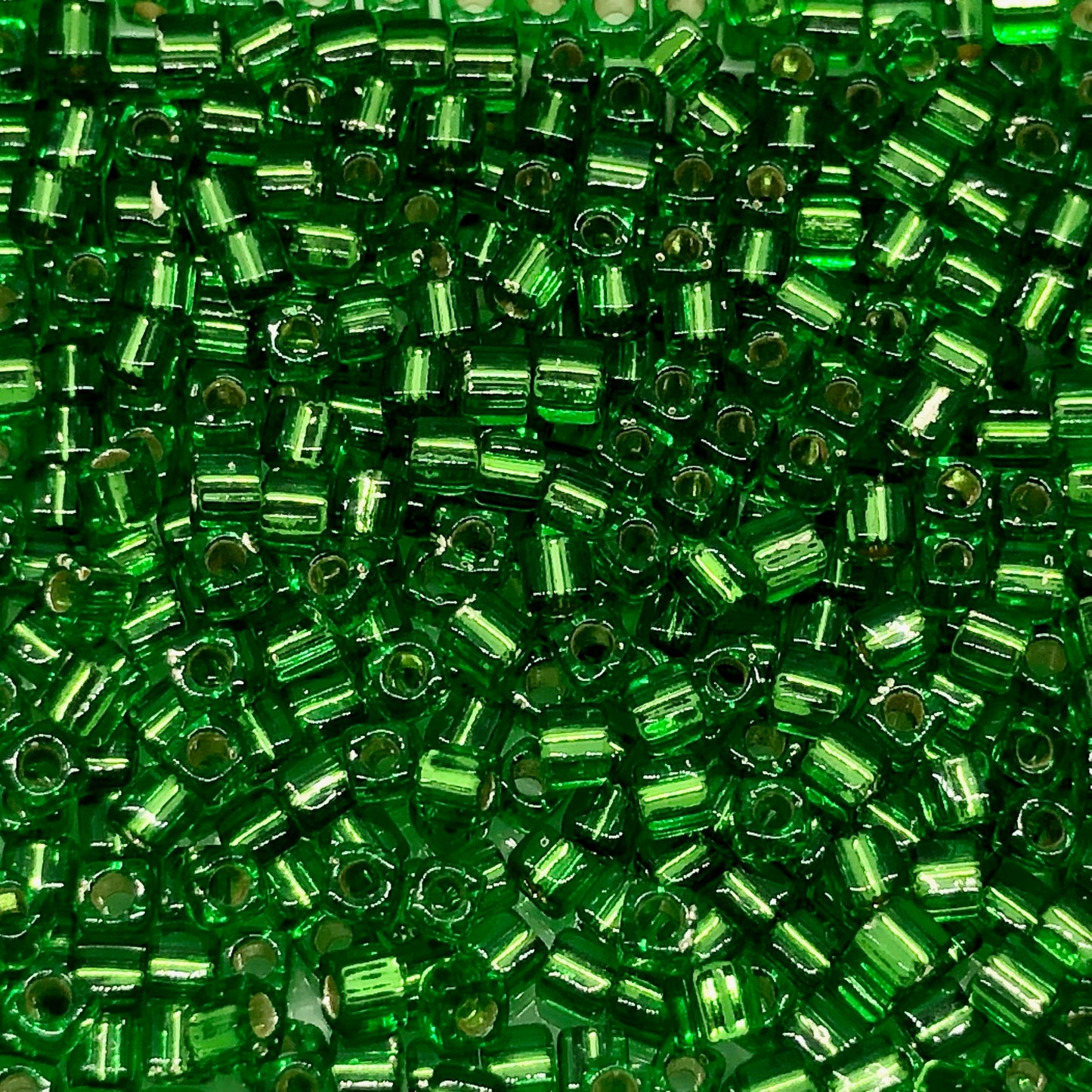 #16 Silver Lined Green 1.8mm Cube