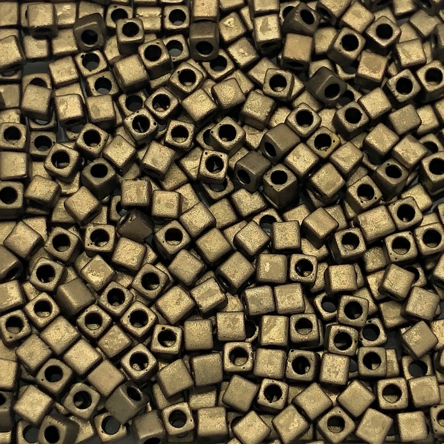 #2006 Matte Metallic Bronze 1.8mm Cube
