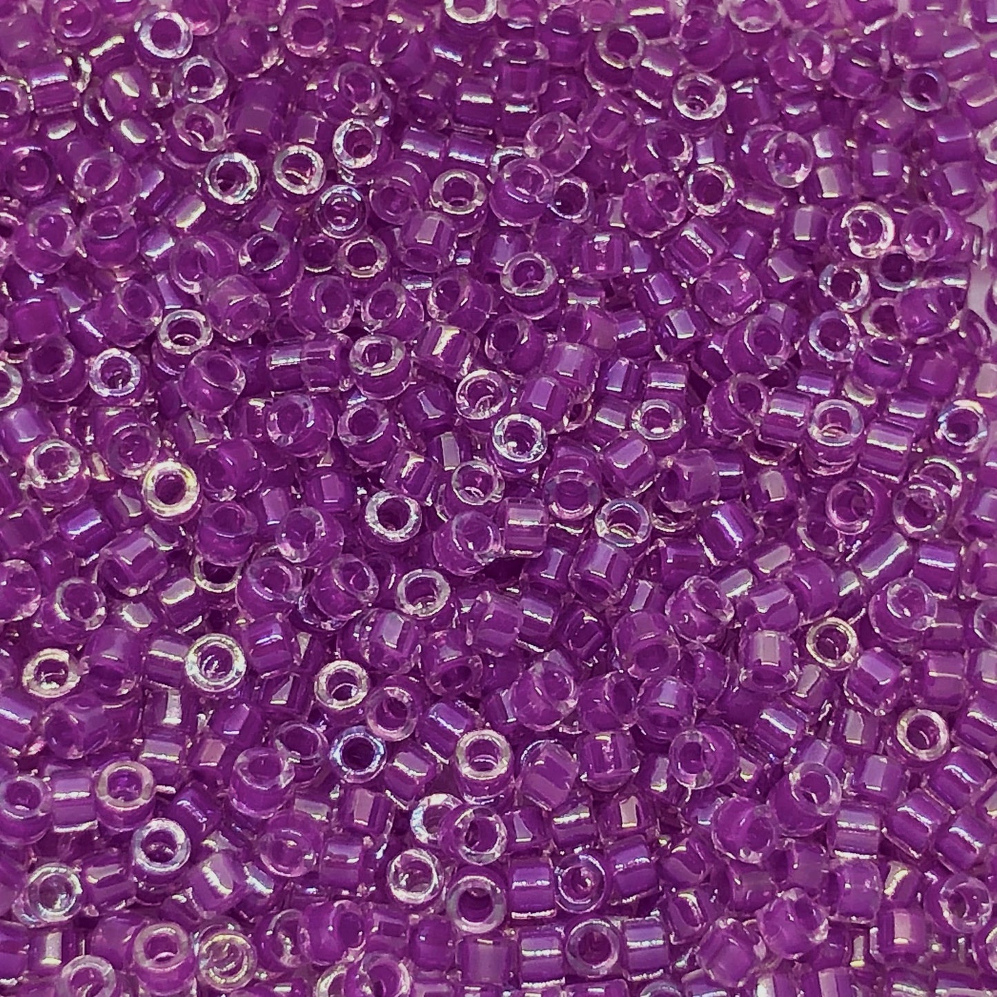 DB73 Lilac Lined Clear AB