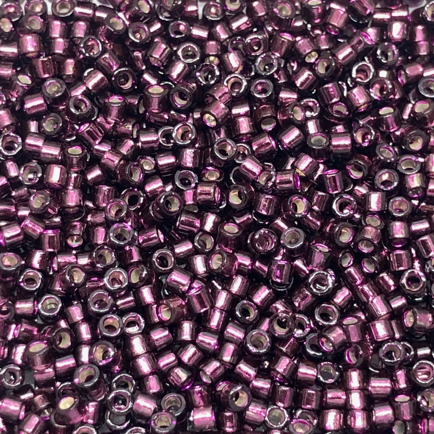 DB611 Silver Lined Wine