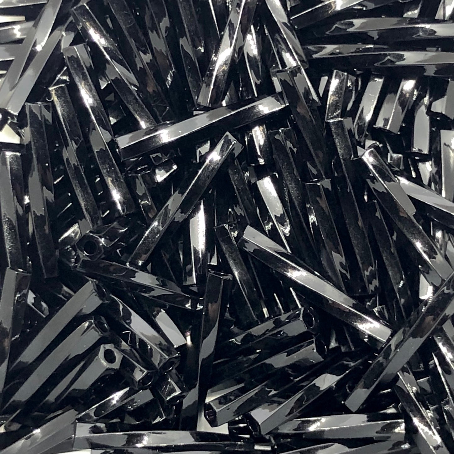 #401 Twisted Bugle 12mm Opaque Black