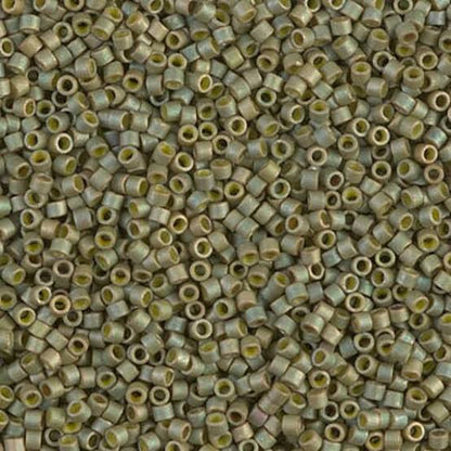 DB372 Matte Metallic Light Yellow Green