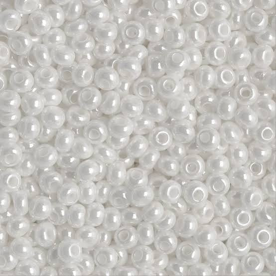 46102 Opaque White Luster 8* 15 grams